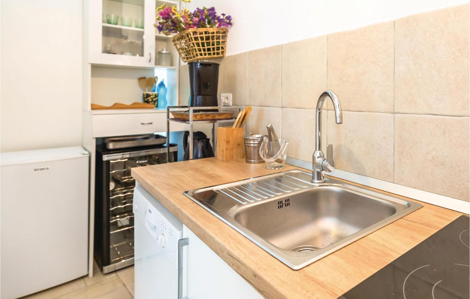 1 Bedroom Gorgeous In Apartma